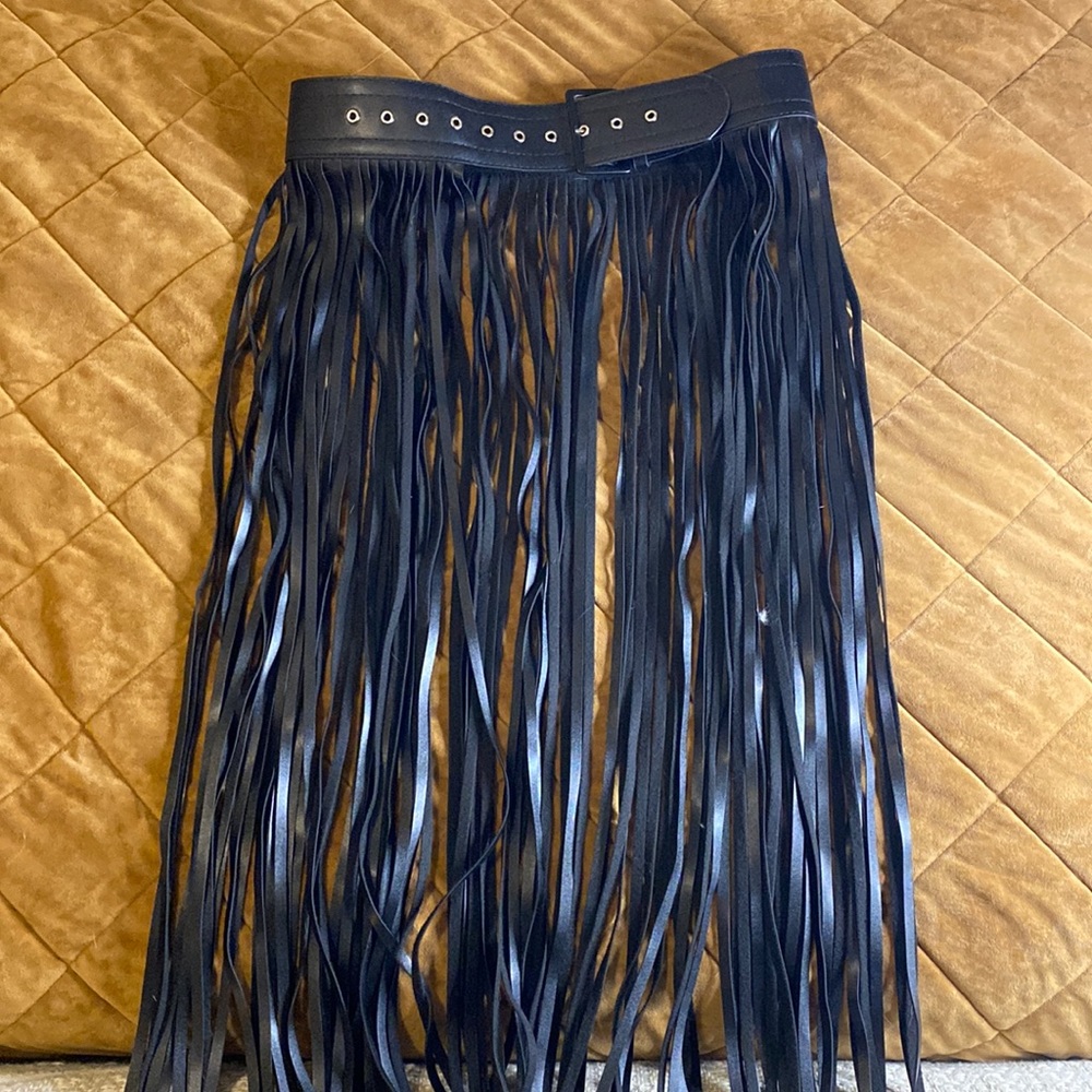 Long fringe belt